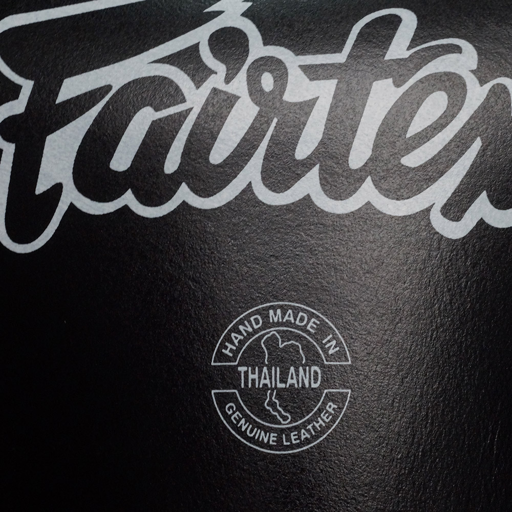 Fairtex TGT7 Снарядные Перчатки Тайский Бокс Закрытый Большой Палец Черные
