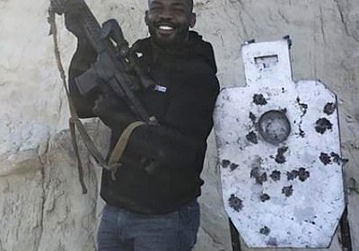 ДЖОН ДЖОНС СНОВА АРЕСТОВАН ЗА ВОЖДЕНИЕ В НЕТРЕЗВОМ ВИДЕ И ХРАНЕНИЕ ОРУЖИЯ