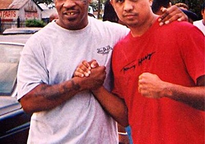 Тренера по боксу заказала жена. Он все узнал и инсценировал свое убийство.